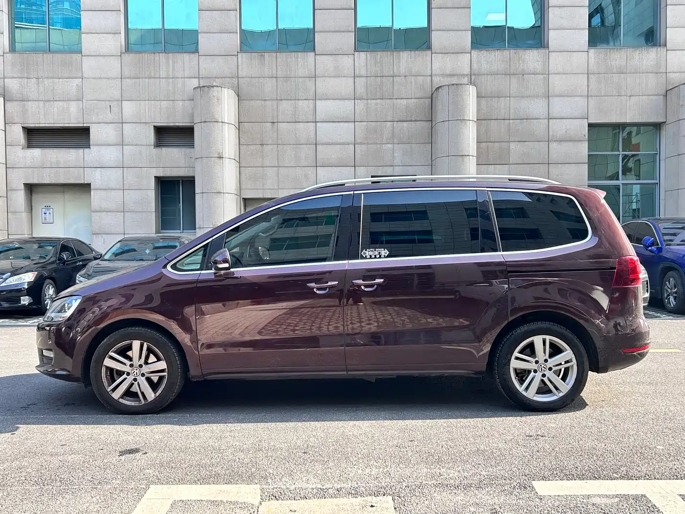 Volkswagen Sharan 2018 380TSI Comfort 7-Seater фото 3