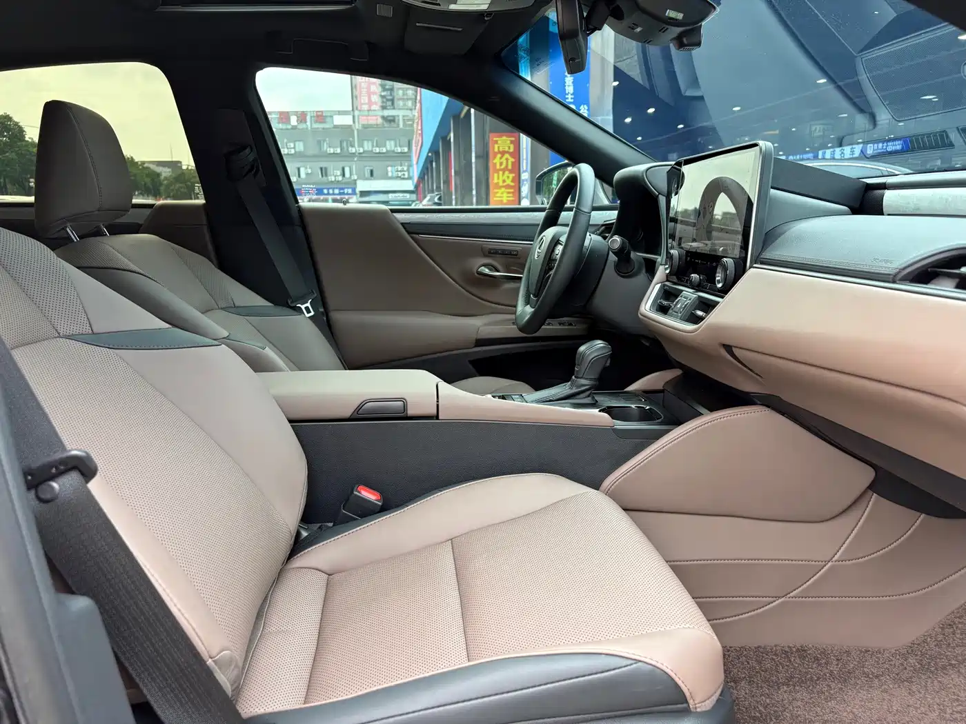Lexus ES 2026 2025 200 Ultimate Edition