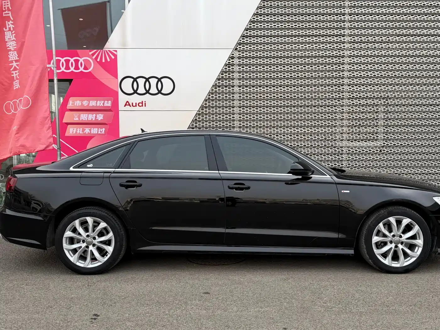 Audi A6L 2018 30th Anniversary 35 TFSI Fashion фото 3
