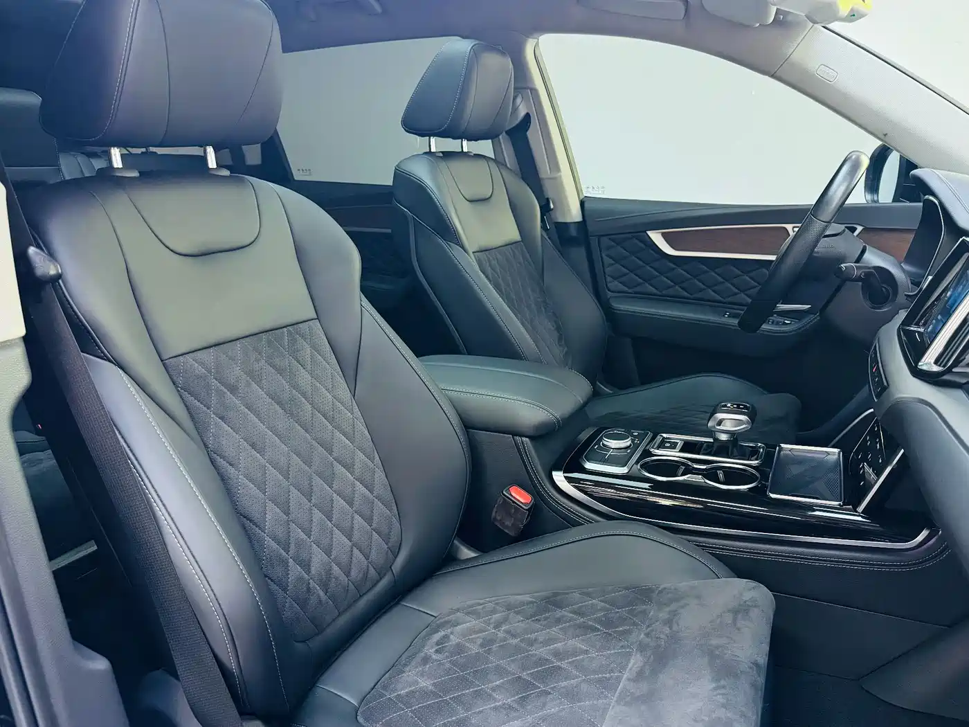 Hongqi HS7 2023 2022 2.0T DCT 2WD ZhiLian QiXiang Edition 5-seater