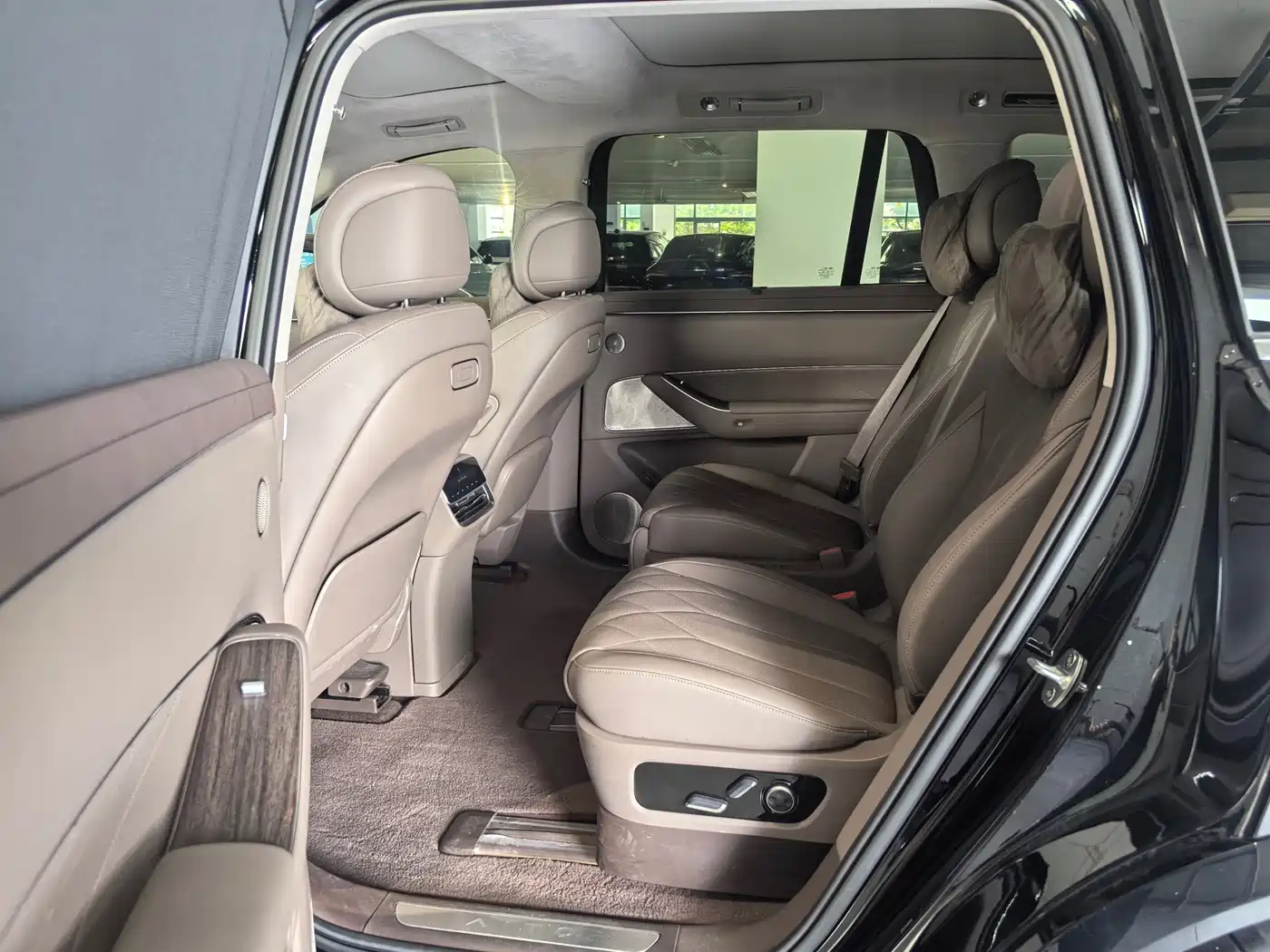AITO Wenjie AITO M8 2026 2025 Model Extended Range Max+ Edition 53.4kWh 6-Seater
