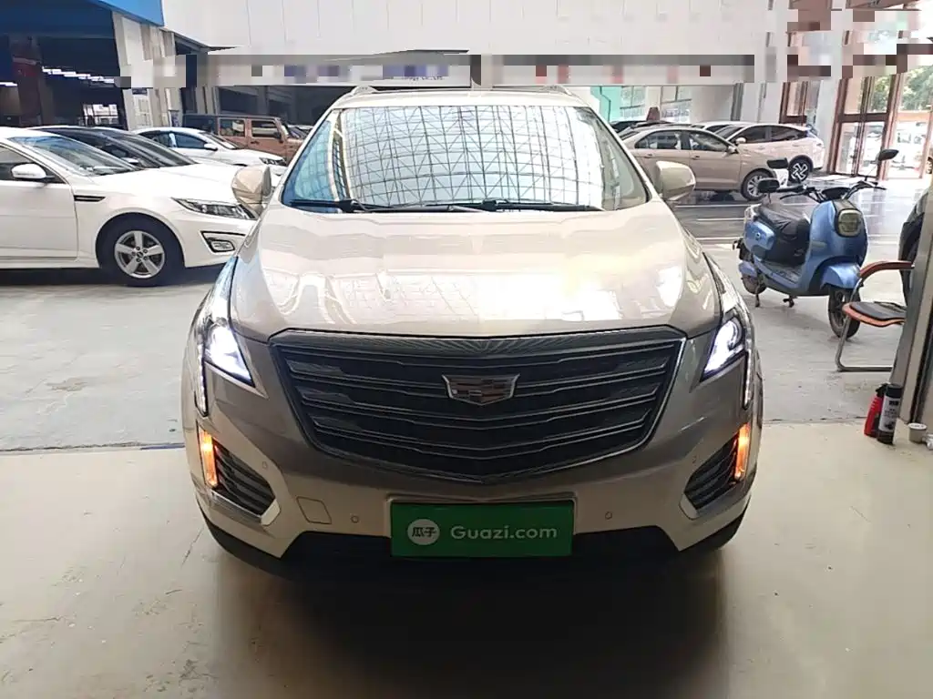 Cadillac XT5 2017 2016 25T Luxury Model