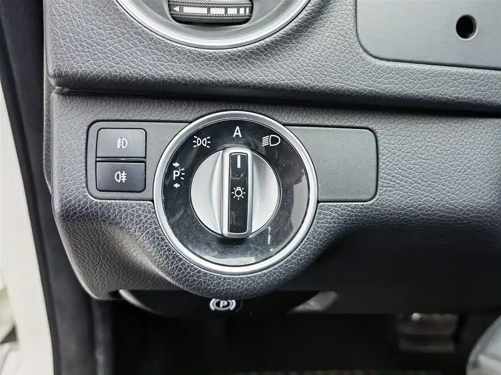 Mercedes-Benz C-Class AMG 2009 AMG C 63 Dynamic фото 21