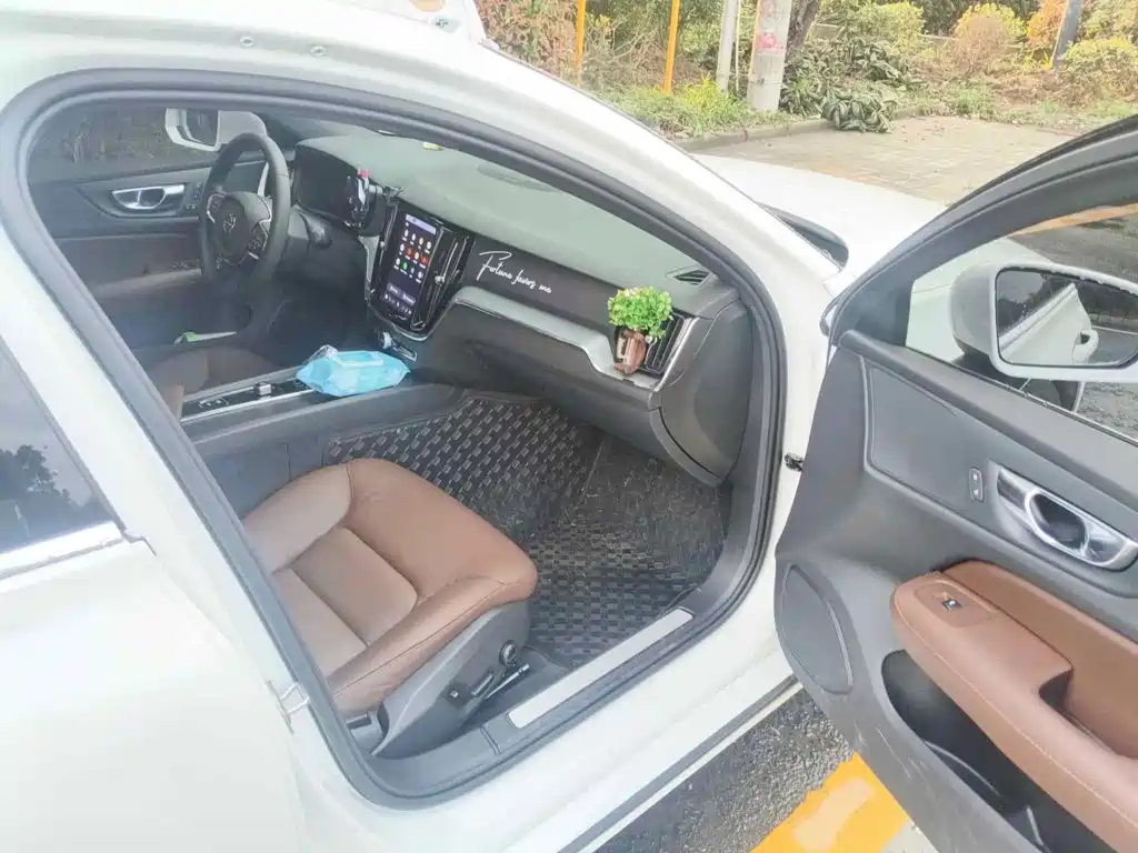 Volvo S60 2026 2026 B4 Smart Luxury Edition