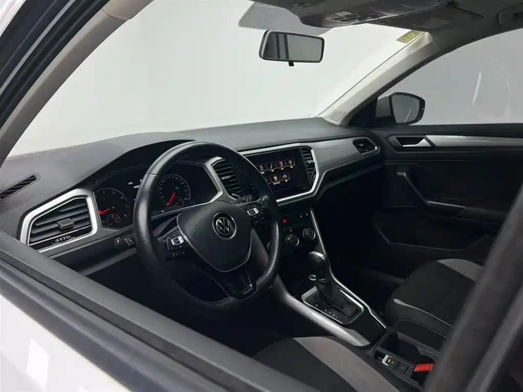 Фото 9 - Volkswagen T-ROC