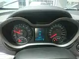 Photo 12 - Chevrolet Malibu