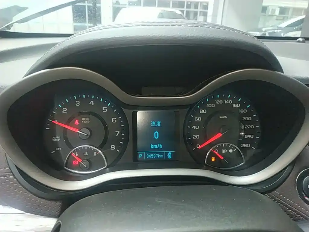 Photo 12 - Chevrolet Malibu