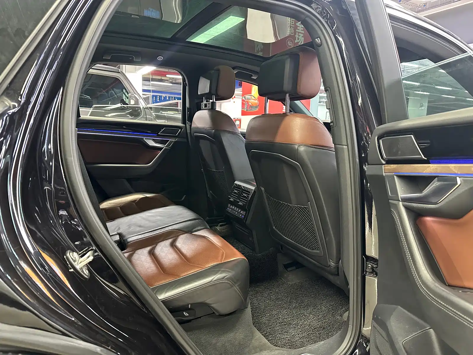 Фото 22 - Volkswagen Touareg