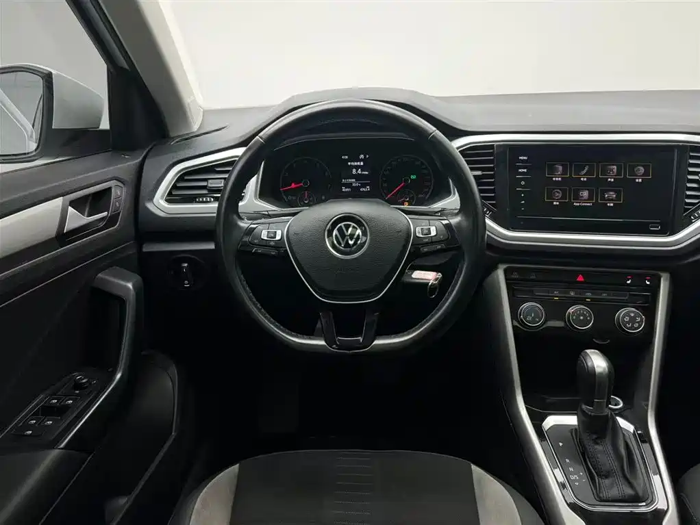 Фото 13 - Volkswagen T-ROC