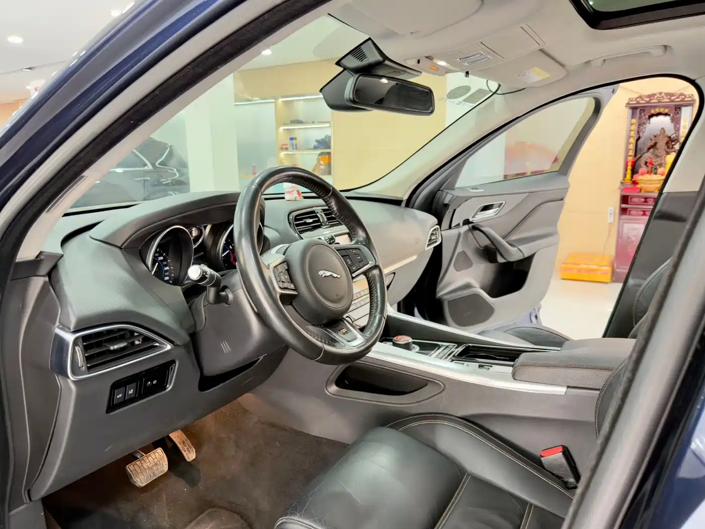 Фото 4 - Jaguar F-PACE
