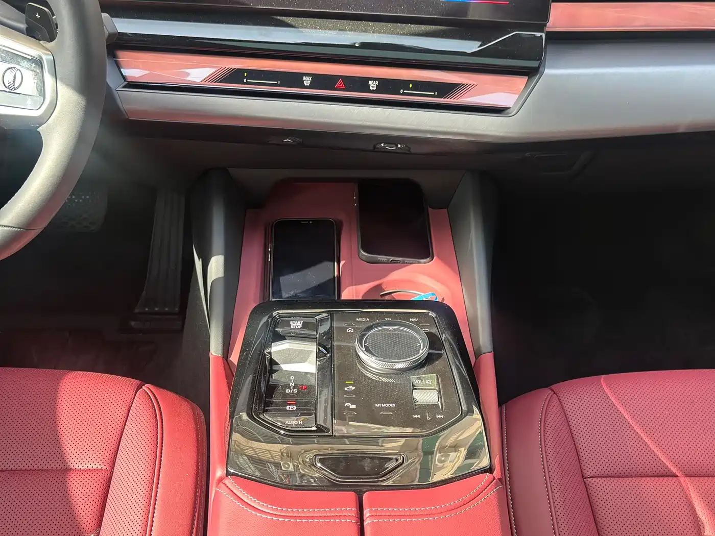 BMW 5 Series 2025 530Li Leading M Sport Package фото 17