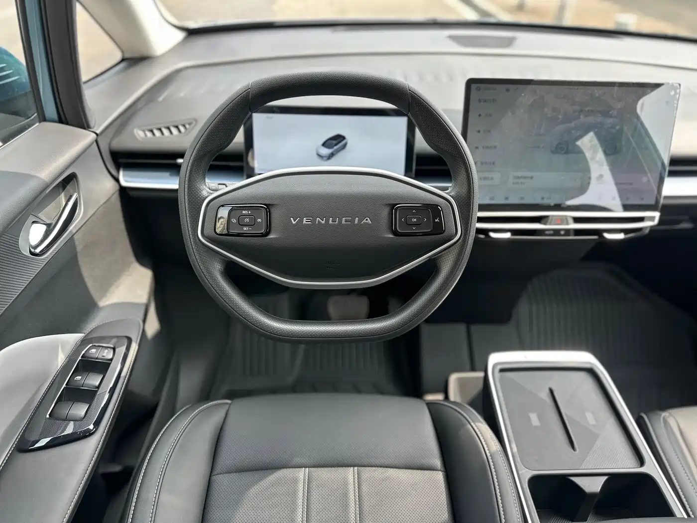 2025 Venucia VX6