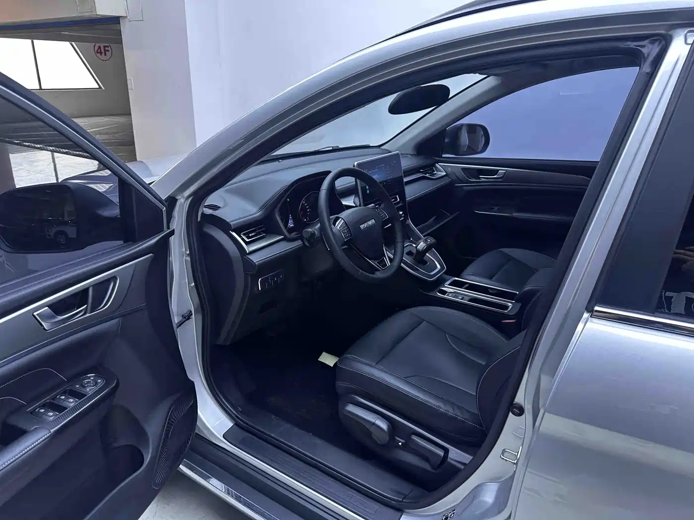 Haval M6 2023 2021 PLUS 1.5T DCT Luxury Smart Connect