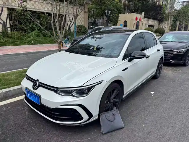 Volkswagen Golf 2022