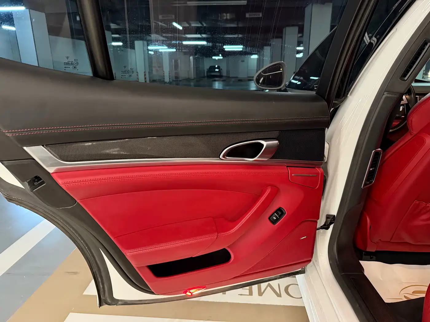 Porsche Panamera 2014 Panamera 4S Sport Edition 3.0T фото 28