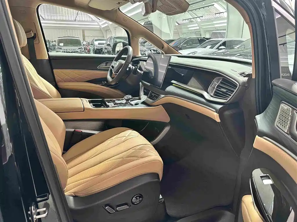 Denza D9 2025 2025 DM-i Smart Drive Edition 1020 AWD Prestige
