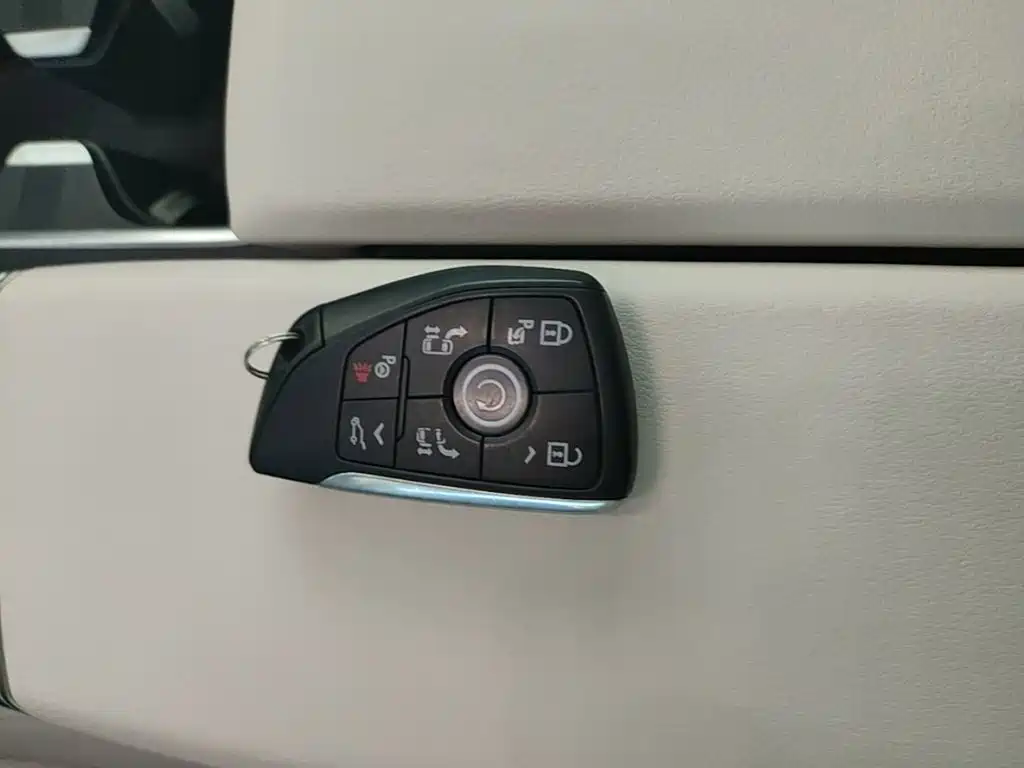 Buick Century 2024 2023 2.0T 7-Seater World Edition