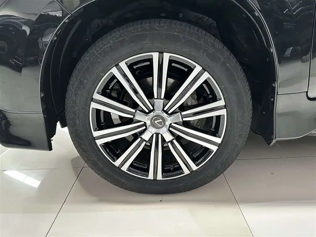 Lexus LX 2017 570 Prestige Luxury фото 5
