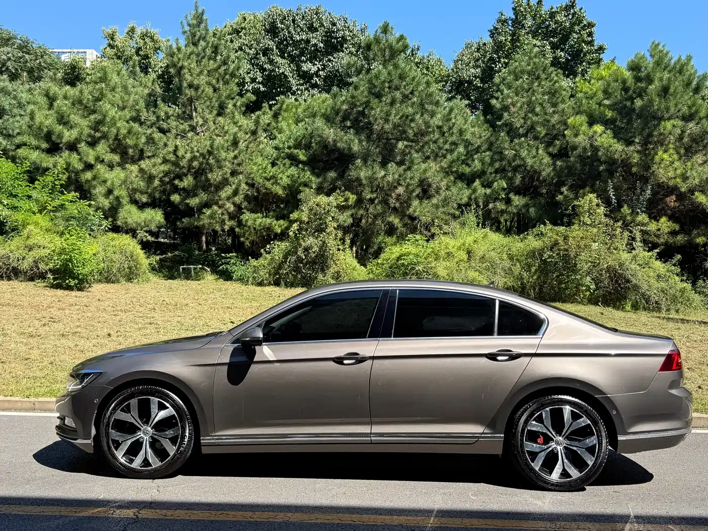 Фото 4 - Volkswagen Magotan
