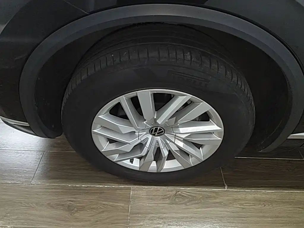 Фото 23 - Volkswagen Touareg