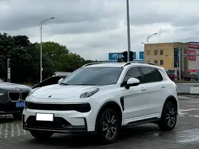 Lynk & Co 01