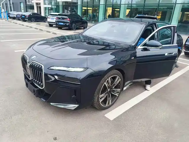 BMW 7 Series 2025