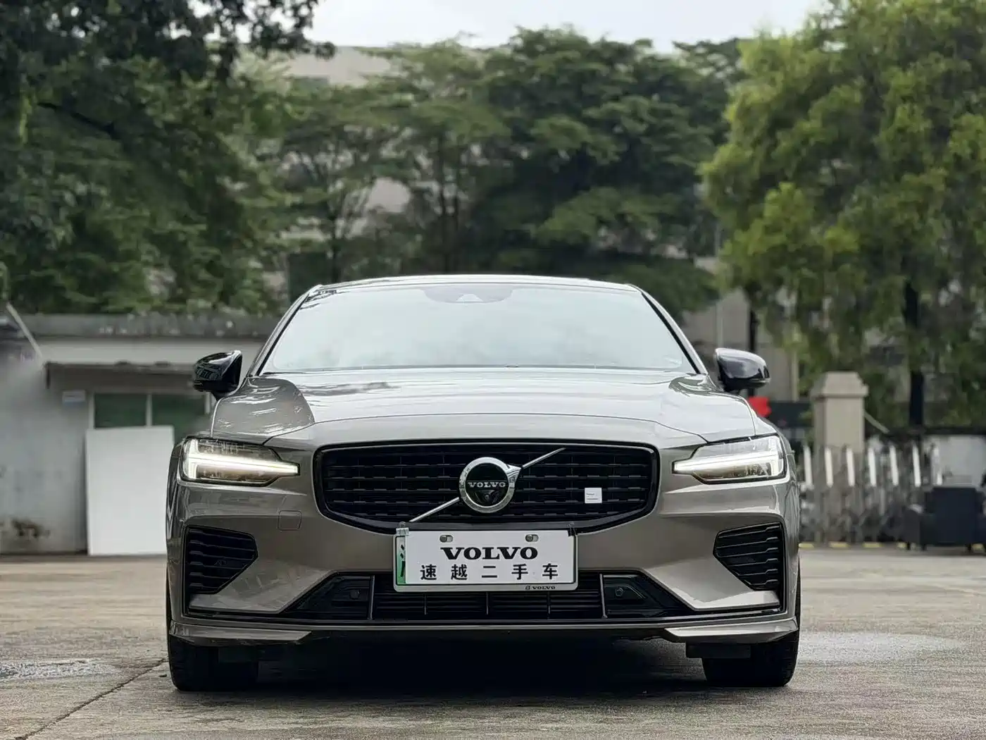 Volvo S60 Plug-in Hybrid 2022 2021 T8 Twin Engine AWD R-Design Sport Edition