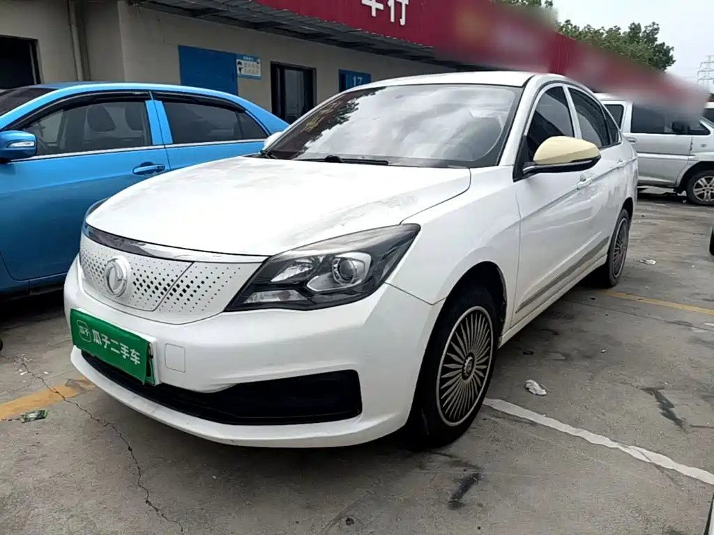 Dongfeng Aeolus Dongfeng Fengshen E70 2022 2023 500 Smart Edition (LFP 48.6kWh 110kW)