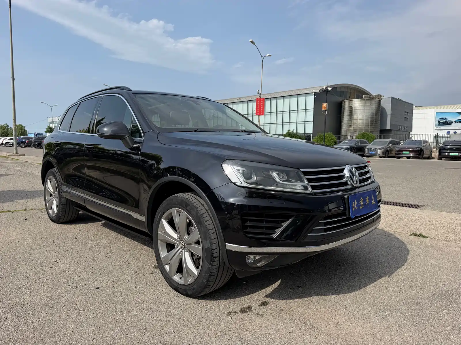 Фото 3 - Volkswagen Touareg