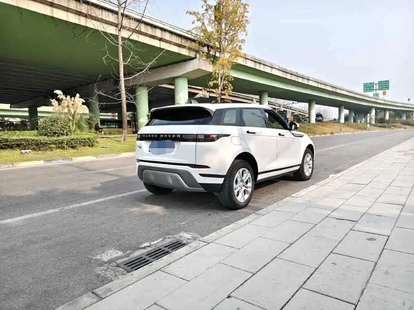Photo 9 - Land Rover Range Rover Evoque