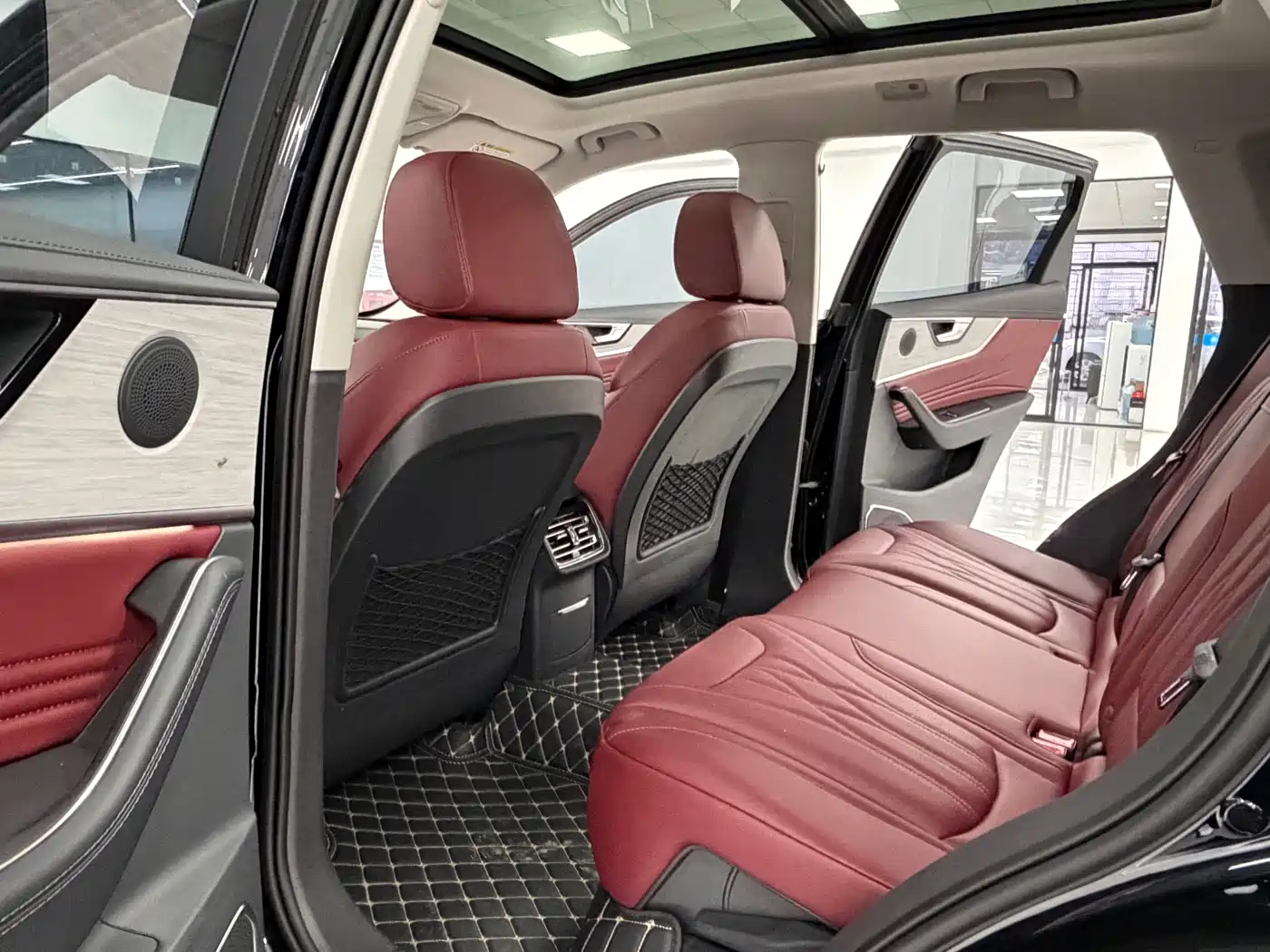 Hongqi HS5 2025 2.0T 2WD Qixiang Pro фото 9