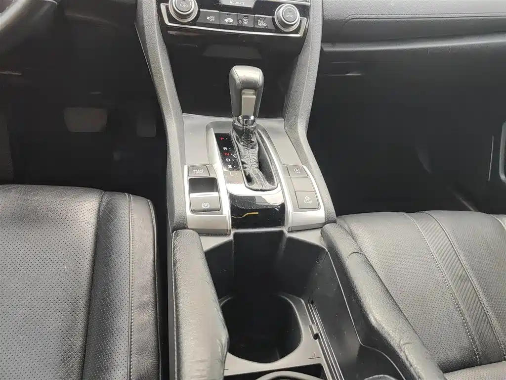 Фото 7 - Honda Civic
