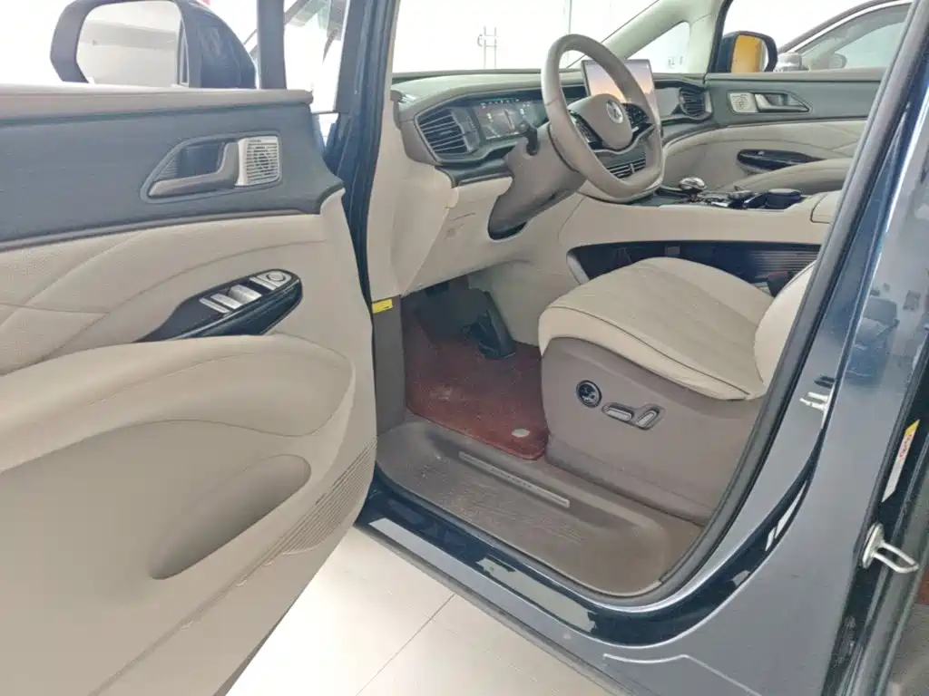 Denza D9 2023 2022 DM-i 970 AWD Flagship