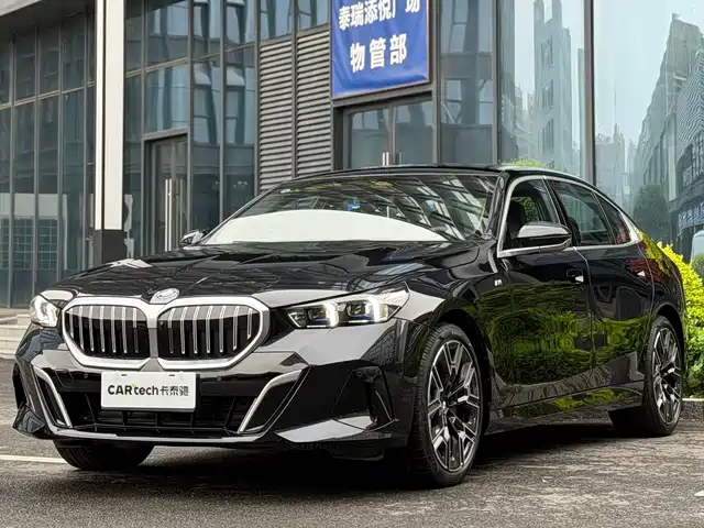 BMW 5 Series 2025