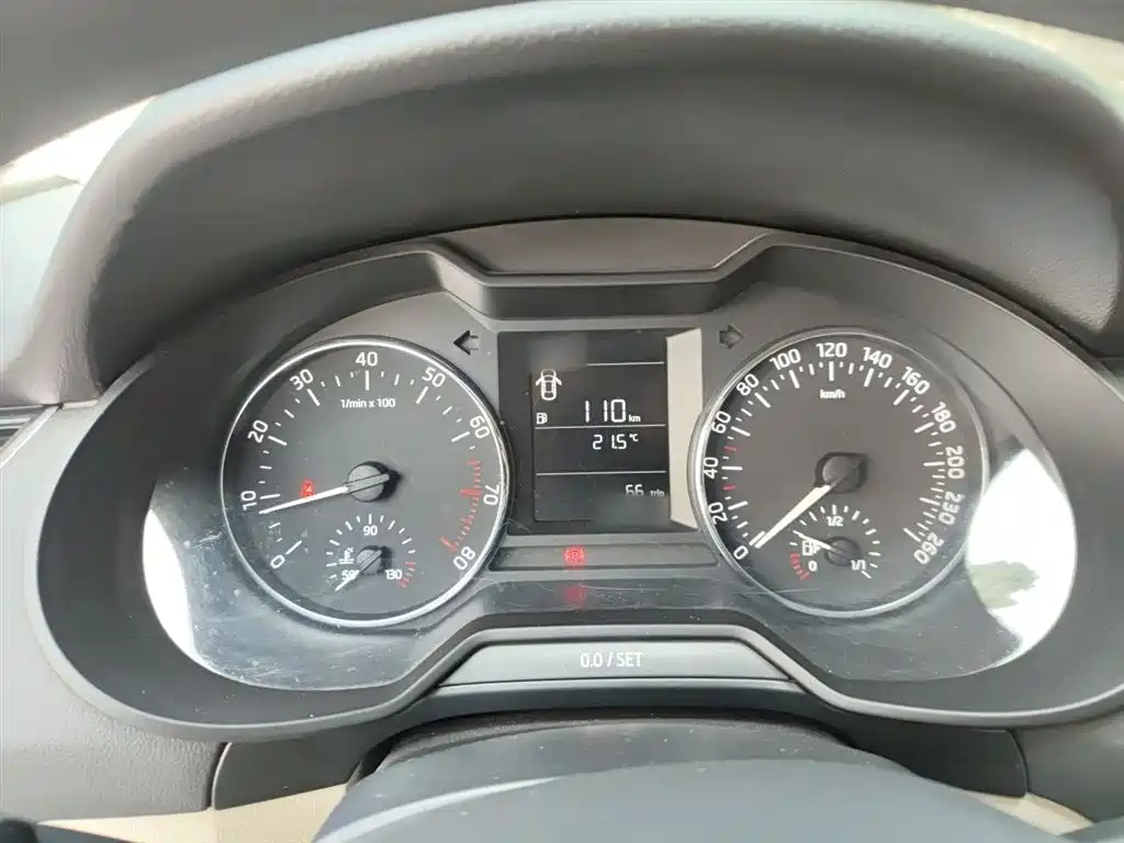 Škoda Octavia 2017 1.6L Manual ChuangXing фото 4