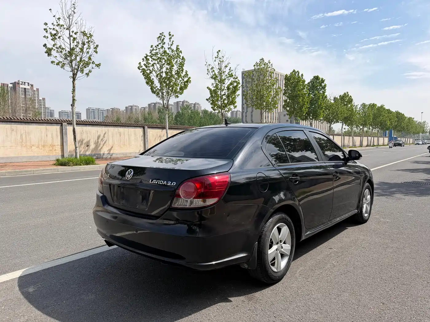 Volkswagen Lavida 2011 2.0L Automatic Pinyou Edition фото 17