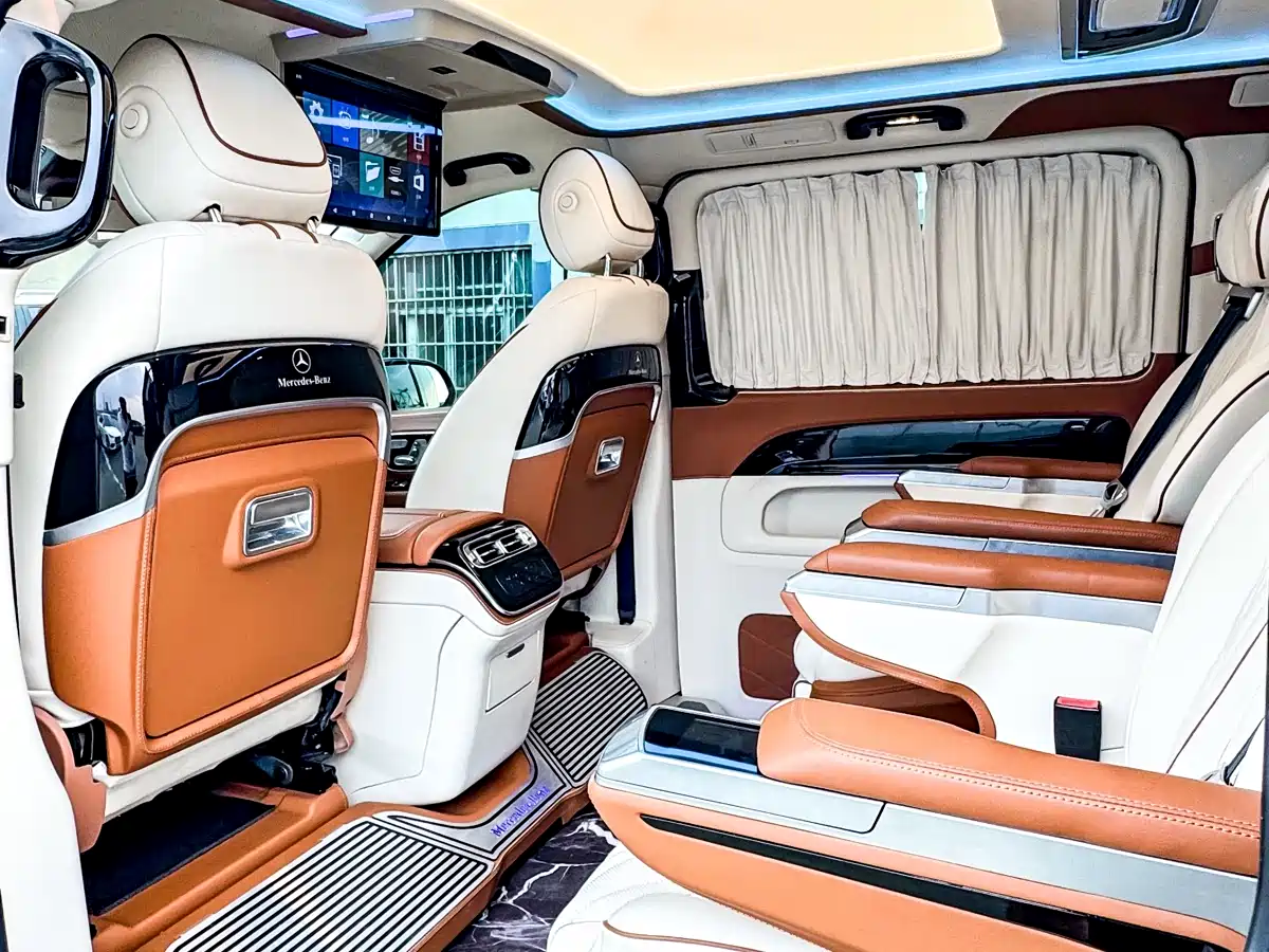 Mercedes-Benz Vito 2023 2.0T Business 7-Seater фото 9