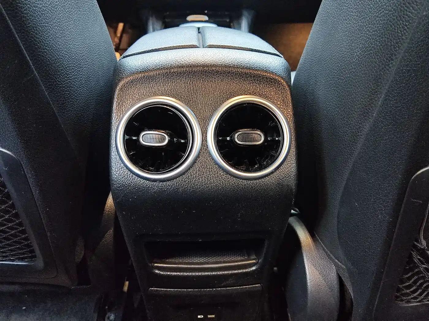 Mercedes-Benz GLB 2021 GLB 180 Dynamic фото 16