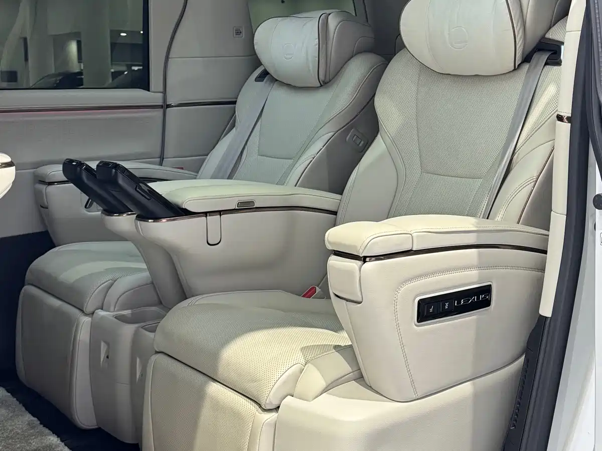 Lexus LM 2024 2023 500h 6-Seater Prestige Edition