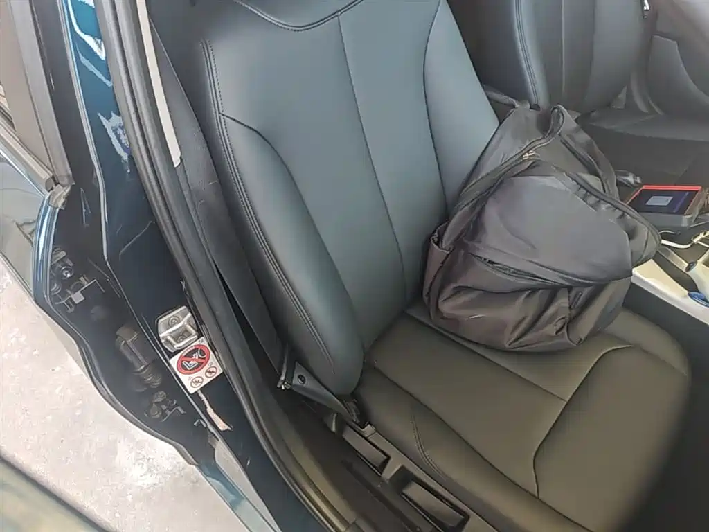 BMW 1 Series (Import) 2016 118i Leading фото 25