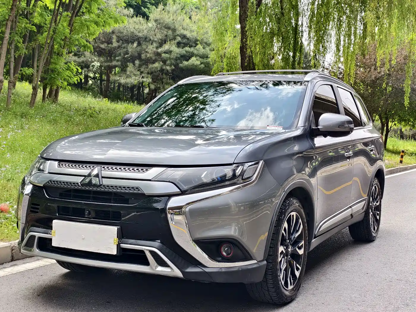 Mitsubishi Outlander 2019 2.4L 4WD Deluxe Edition 5-Seater China VI