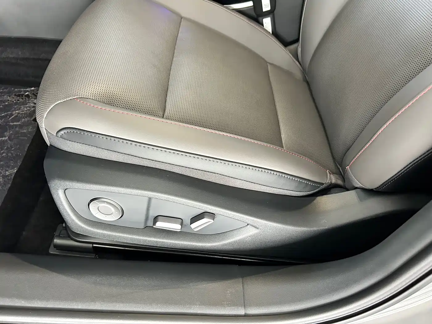 Hongqi EH7 2025 2025 640 AWD Smart Selection Edition