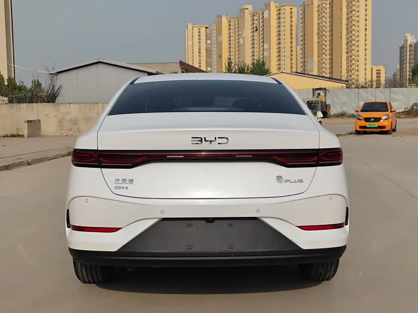 BYD Qin PLUS 2025 DM-i Smart Drive 55KM Leader фото 4