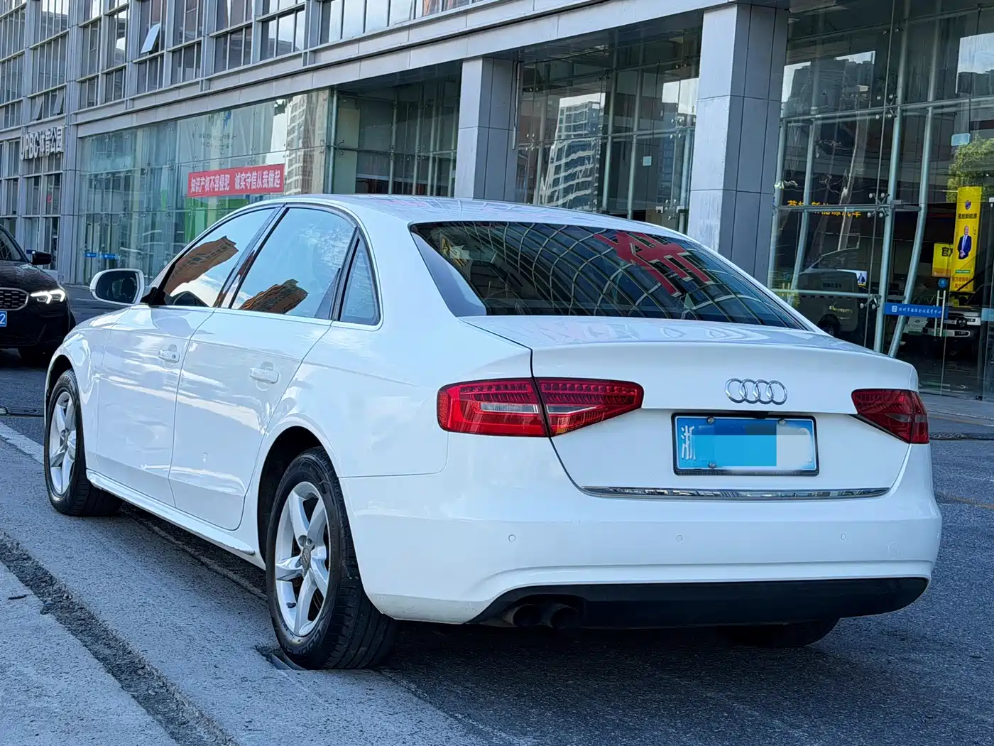 Фото 4 - Audi A4L