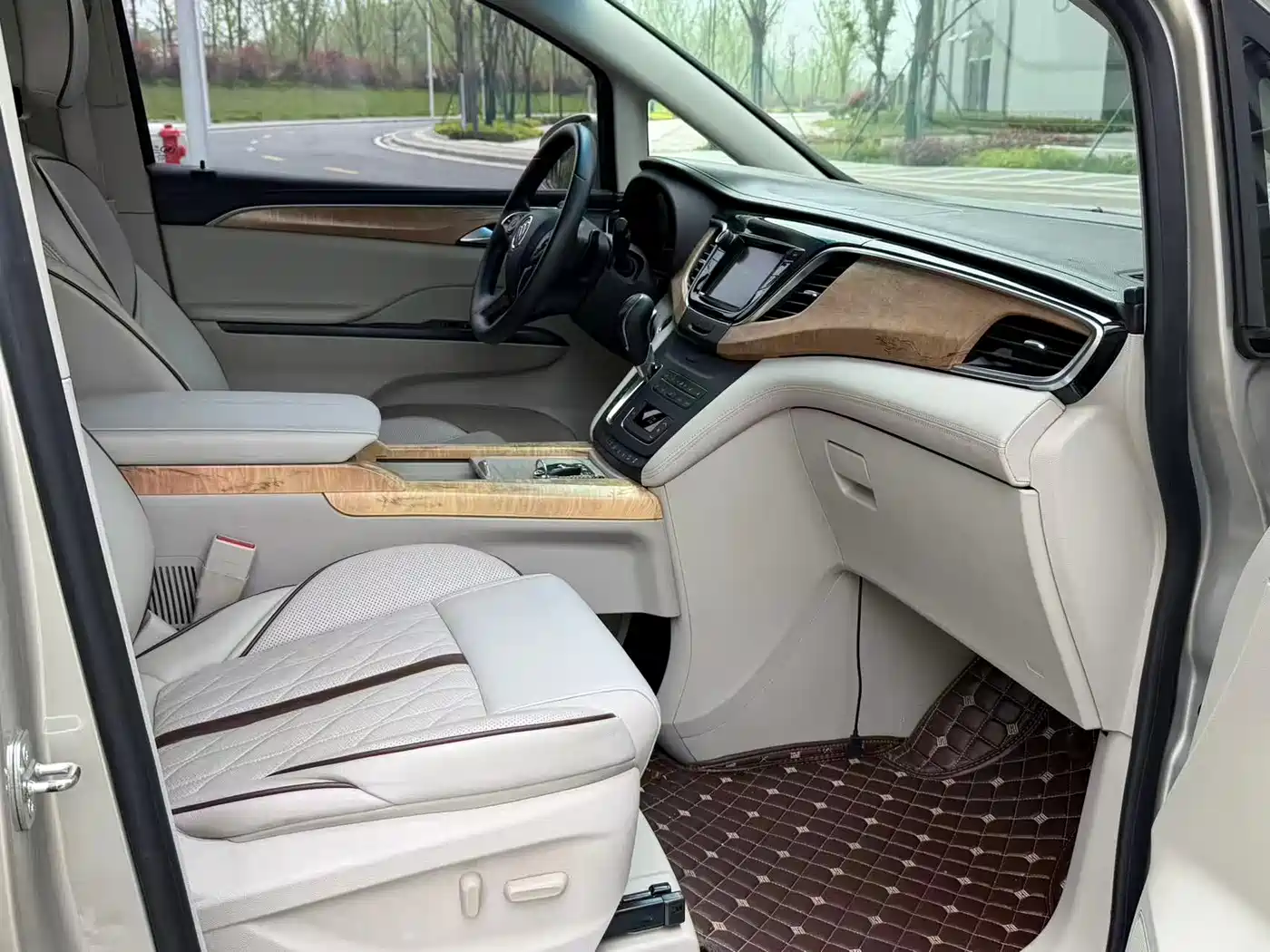 Buick GL8 2018 ES 28T Luxury Type China VI фото 8