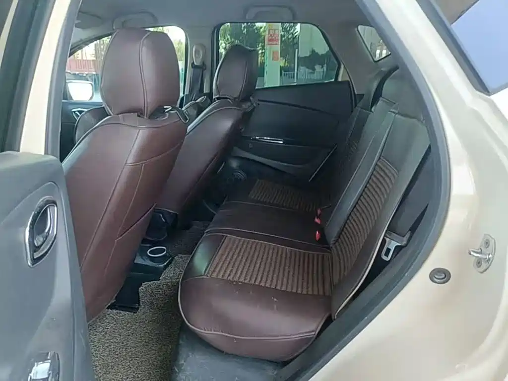Renault Captur 2015 2015 1.2T Automatic Comfort Limited Edition