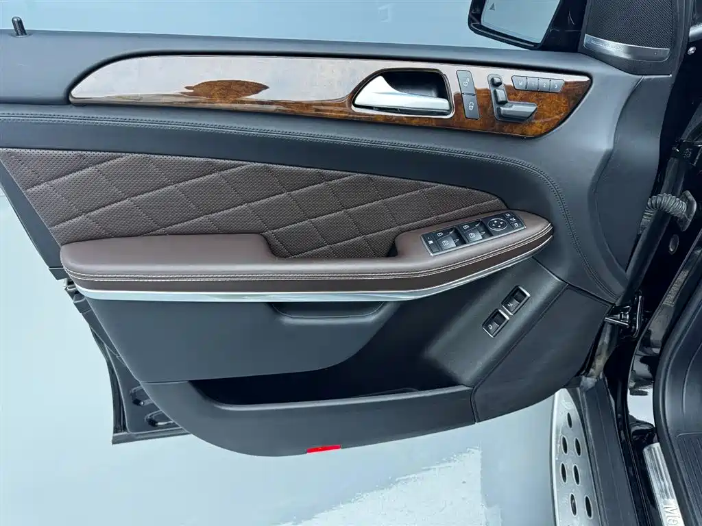 Mercedes-Benz GL-Class фото 11