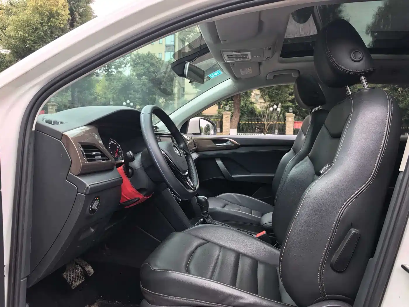 Volkswagen Tharu 2020 280TSI 2WD Comfort Edition China VI фото 4