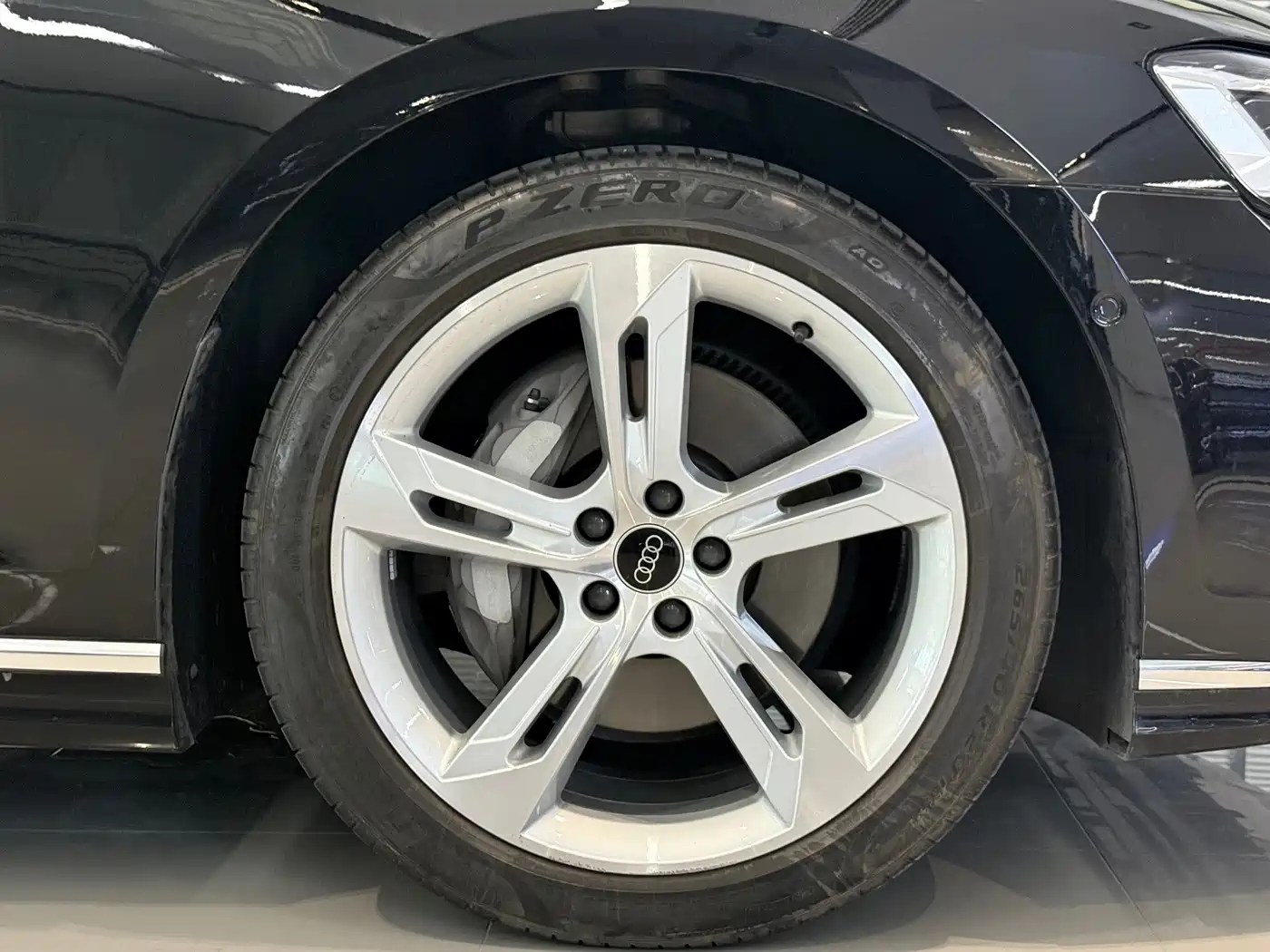 Audi A8 2024 2023 A8L 50 TFSI quattro Exclusive