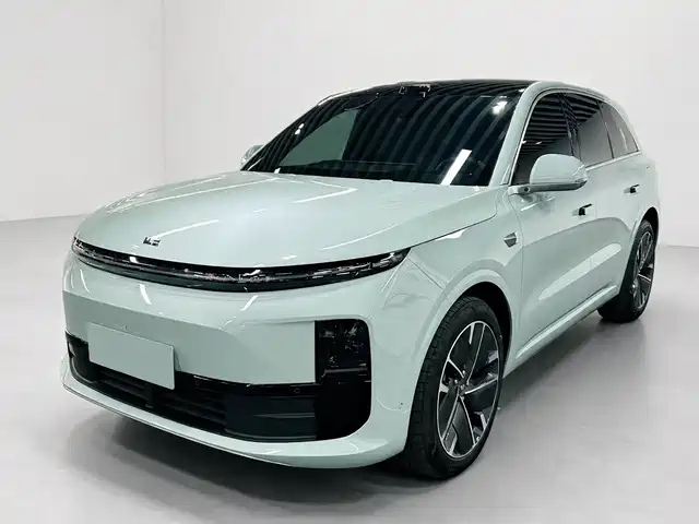 Li Auto L6 2025